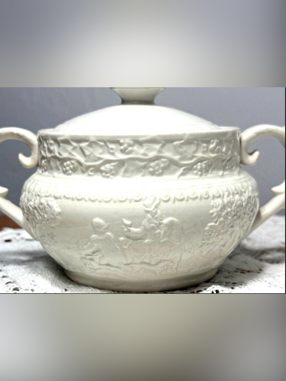 Hunt Club Ironstone Covered Sugar Bowl. Fox Hunt Relief Staffordshire England